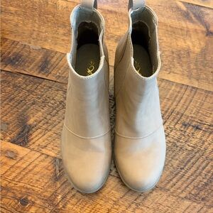 Women's Tan Ankle Boots